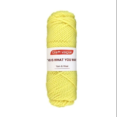 Fil de laine jaune